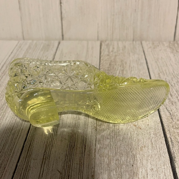 Vtg Vaseline Glass Daisy and Button Shoe/Slipper - Picture 8 of 8